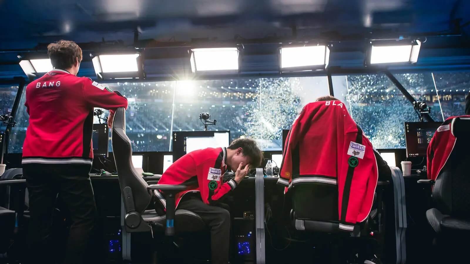 Deft's Last Dance ends as a World Champion beating Faker | TearOfTheGoddess